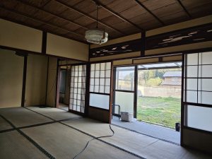  (居間)